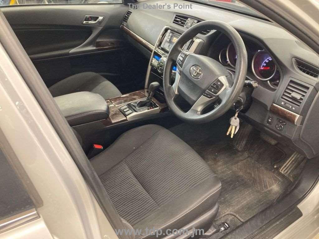 TOYOTA MARK X 2018 Image 5