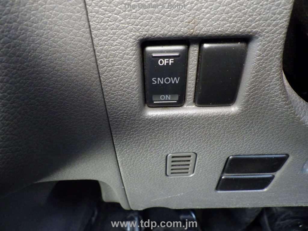 NISSAN NV350 CARAVAN 2019 Image 12