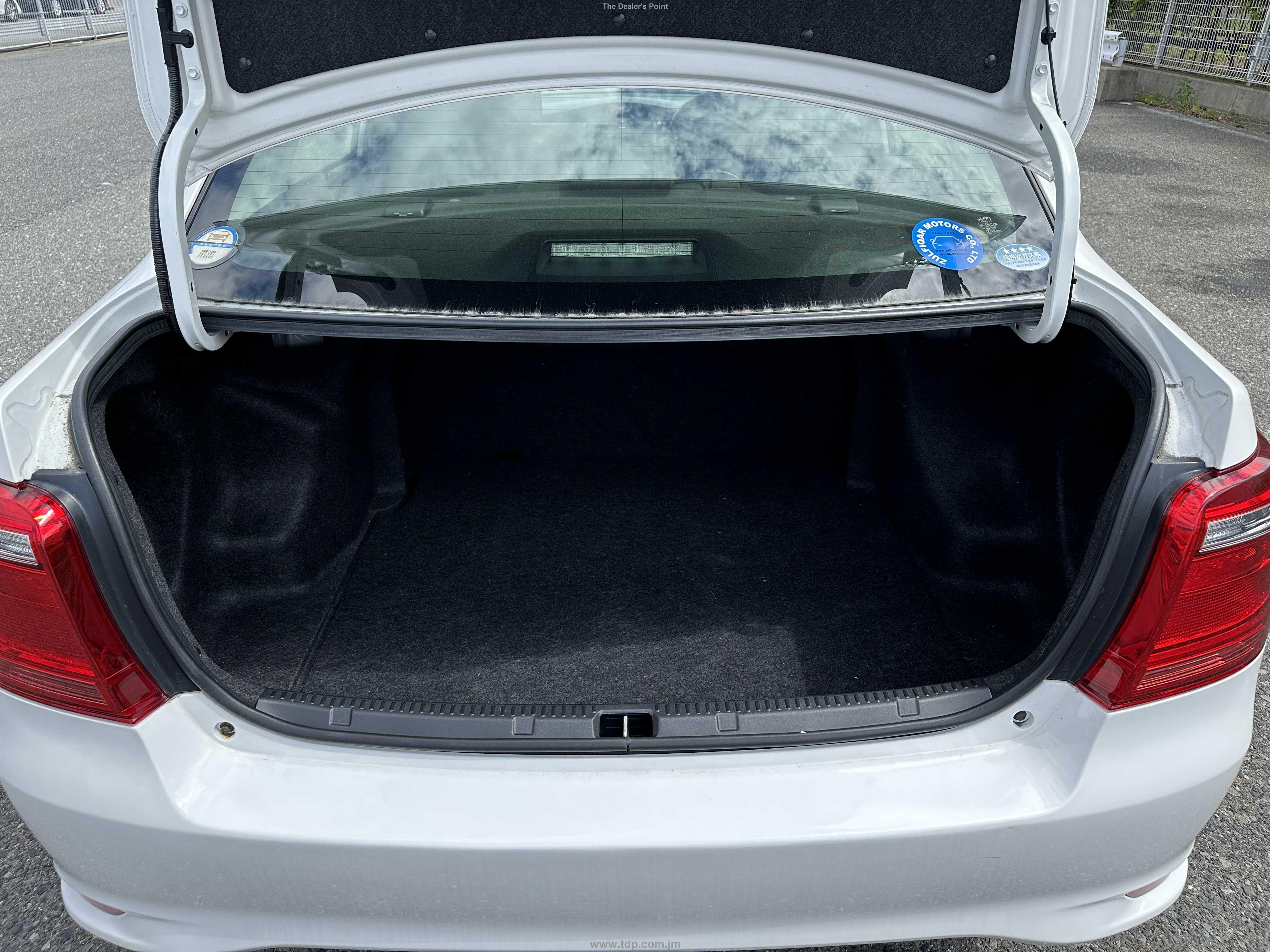 TOYOTA COROLLA AXIO 2018 Image 24