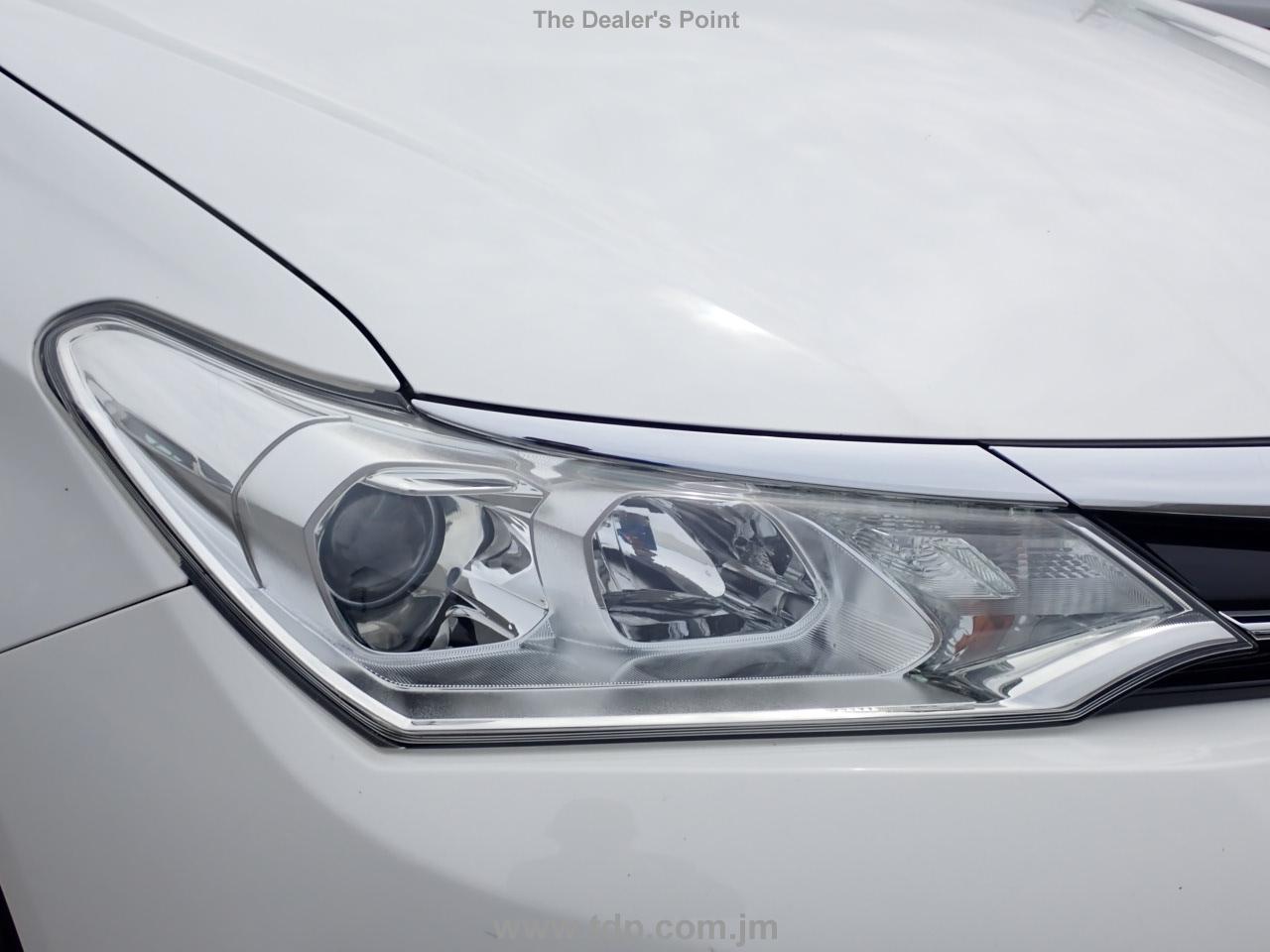 TOYOTA COROLLA AXIO 2018 Image 9