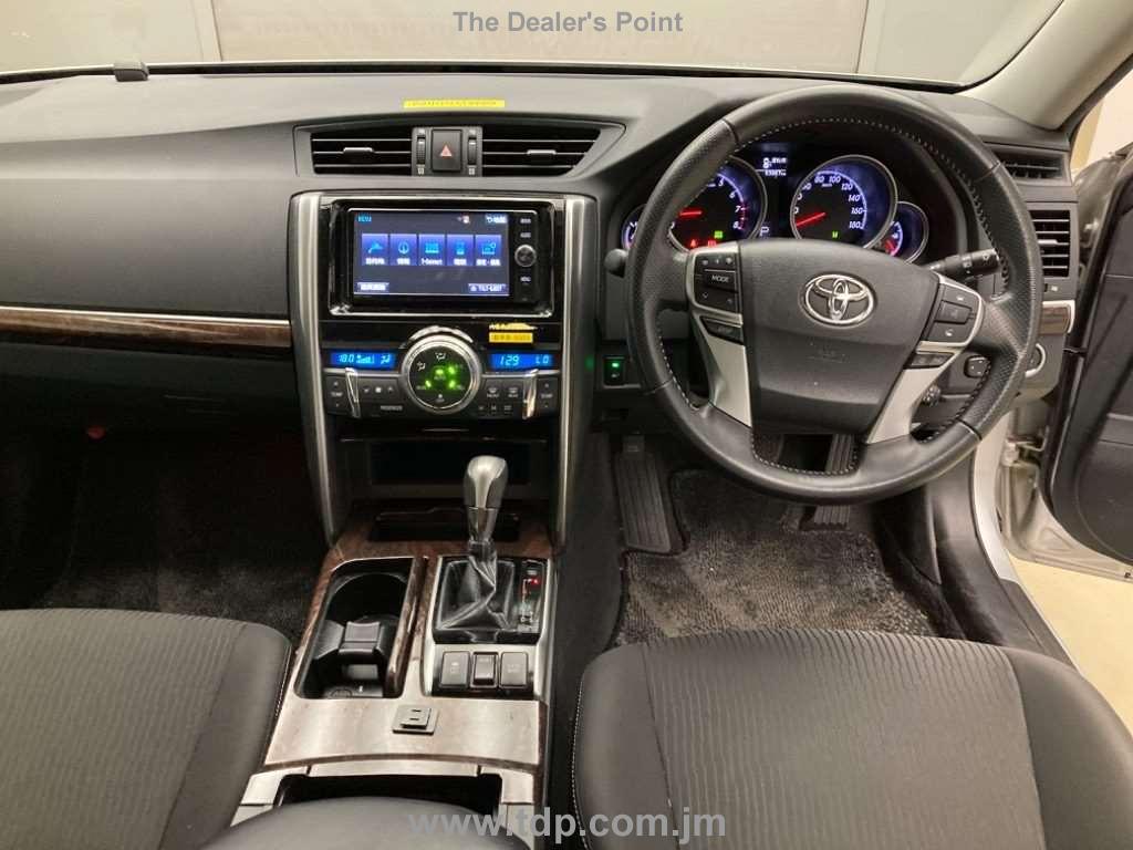 TOYOTA MARK X 2018 Image 6