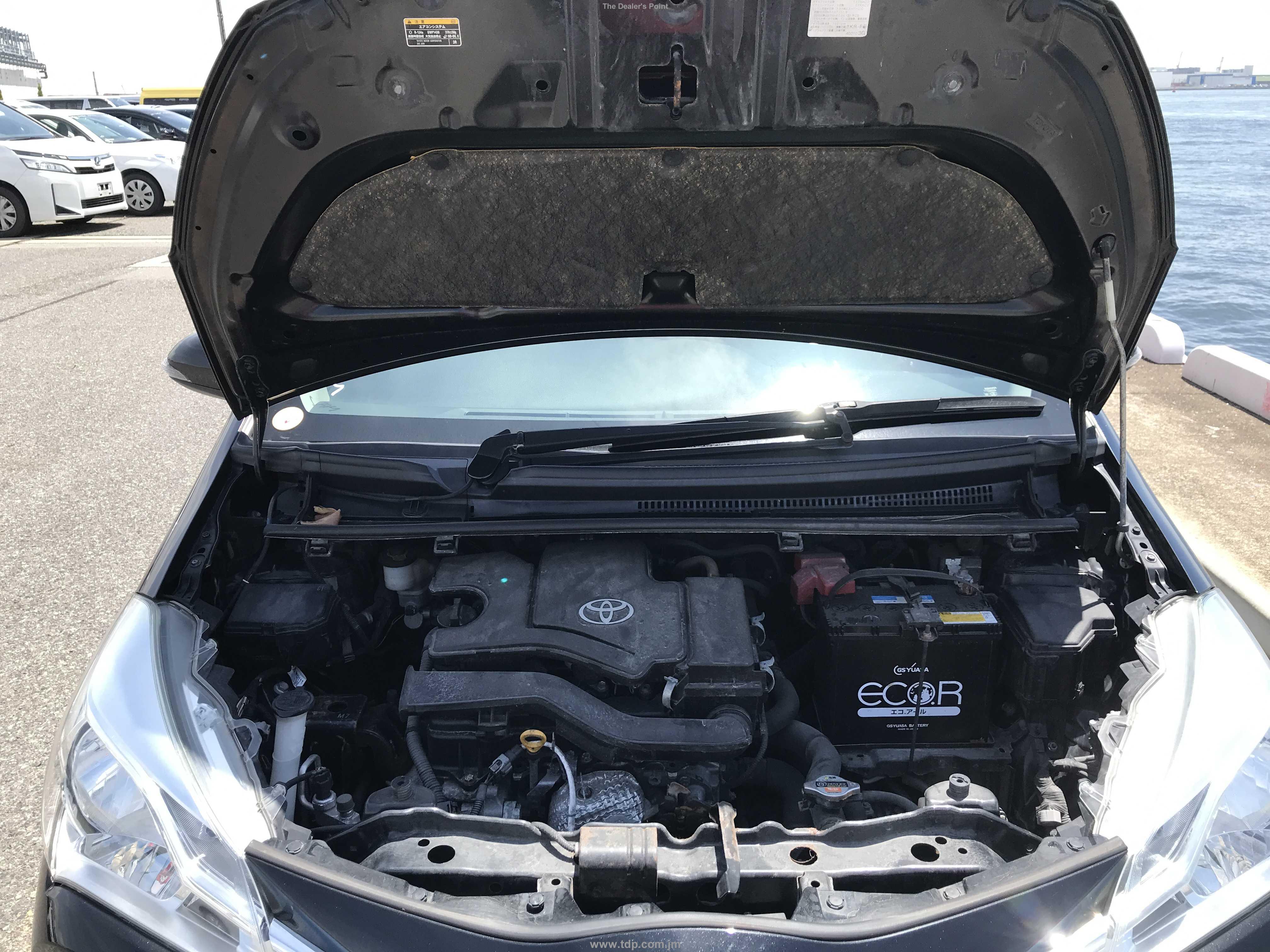 TOYOTA VITZ 2018 Image 24