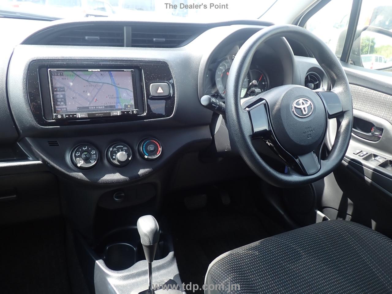 TOYOTA VITZ 2019 Image 3