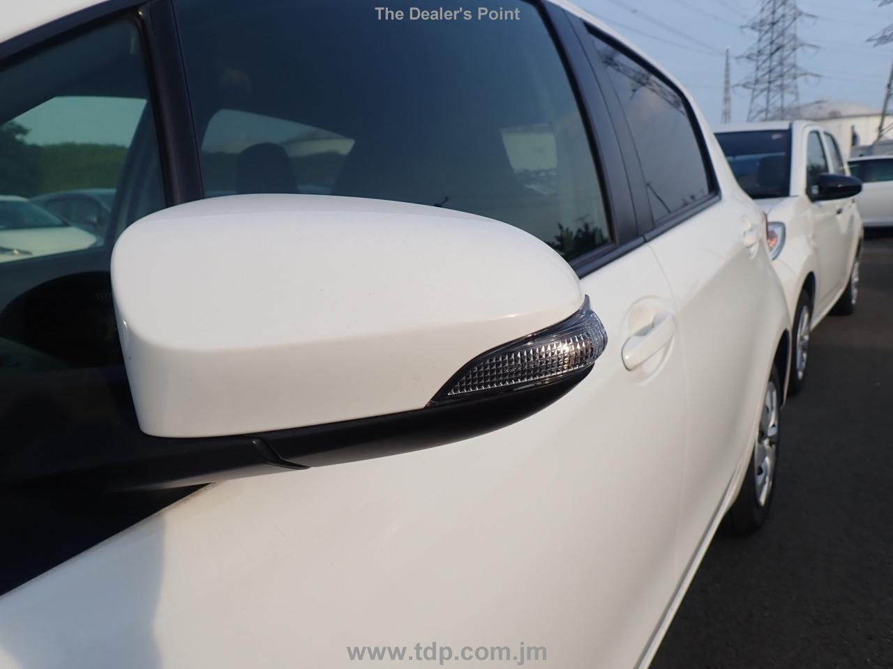 TOYOTA VITZ 2019 Image 7